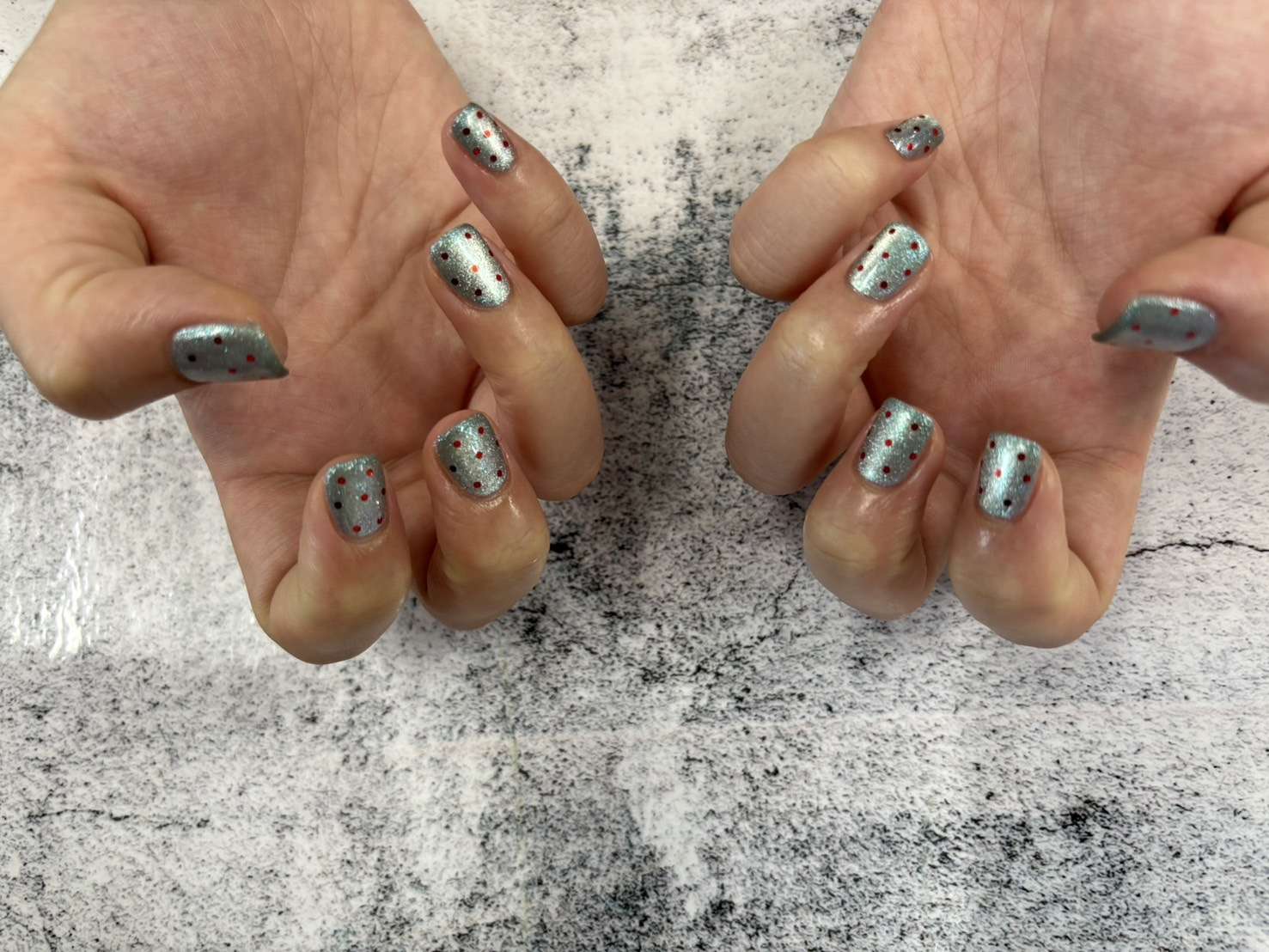 柏ネイル♡ドットアートが可愛い♪マグネットネイル