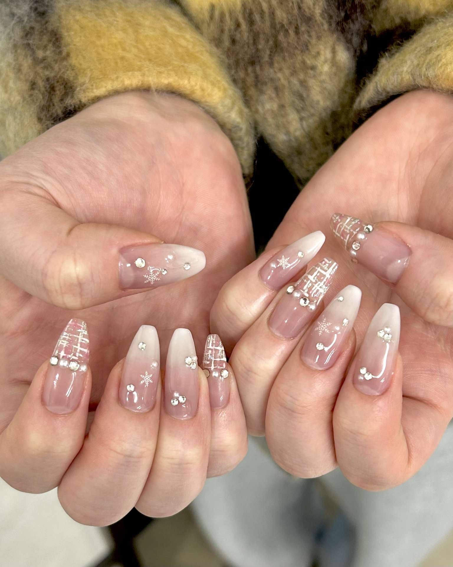 柏ネイル♡ホワイトグラデ×ツイードフレンチネイル