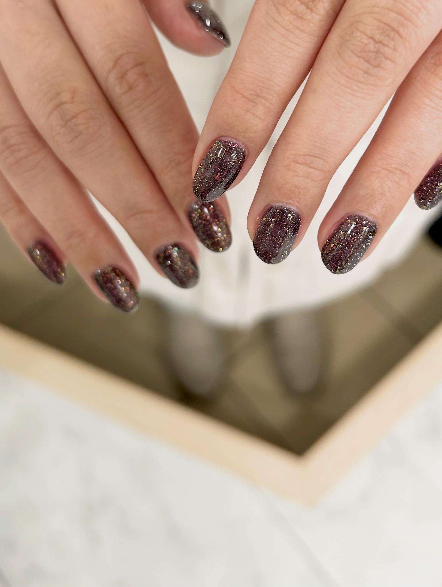 柏ネイル♡チョコレートカラーのフラッシュネイル