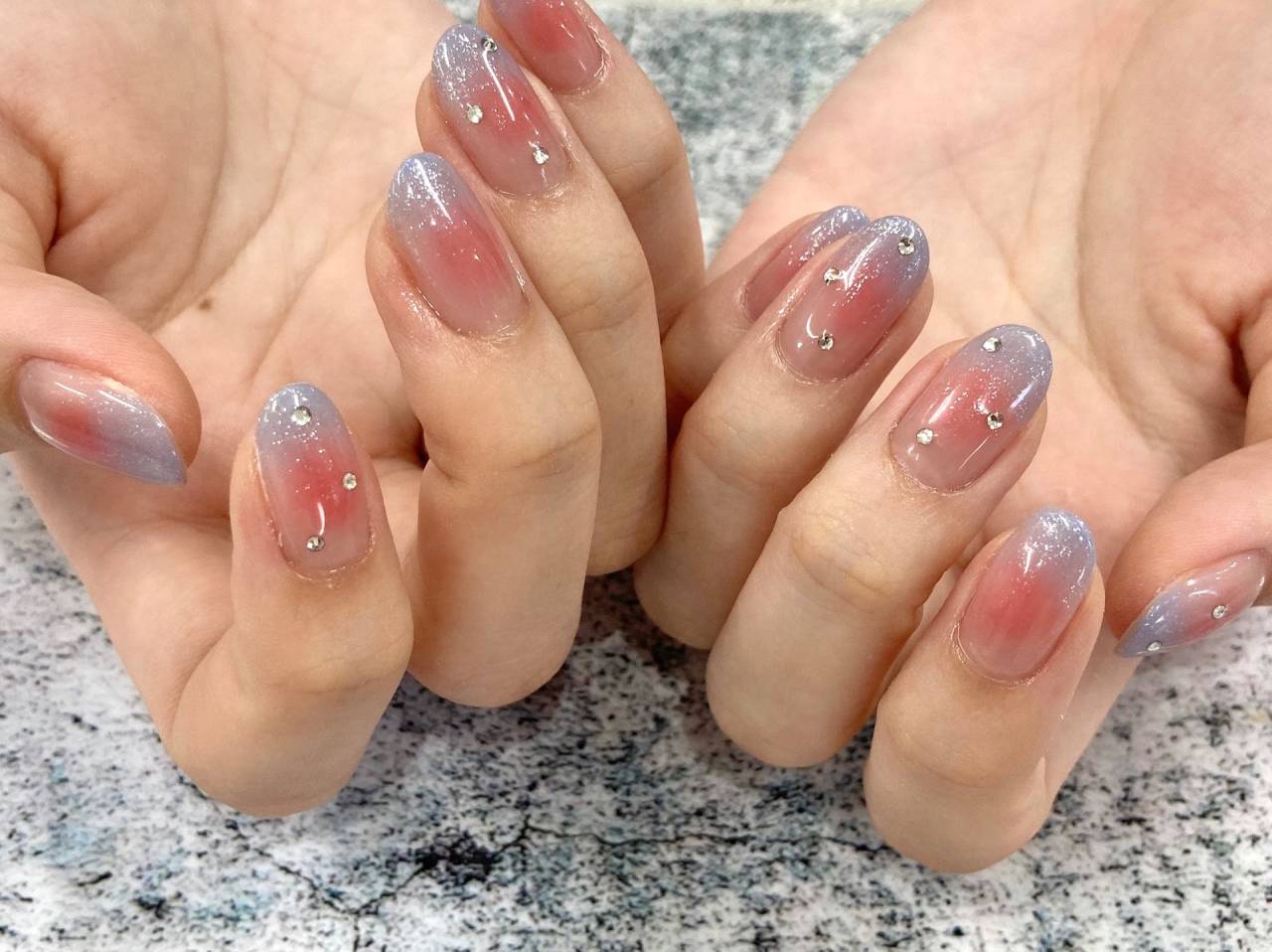 柏ネイル♡チーク＆ブルーグラデーションネイル